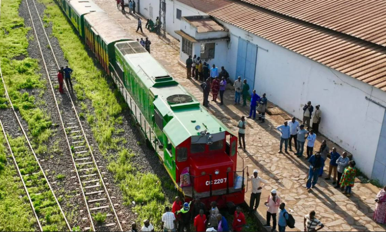 Kati : Les fabricants de billets contrefaits de train chute