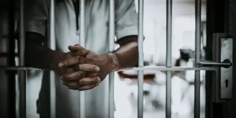 Congo : 15 élèves risquent la prison pour changement du drapeau du pays par l’uniforme de l’école