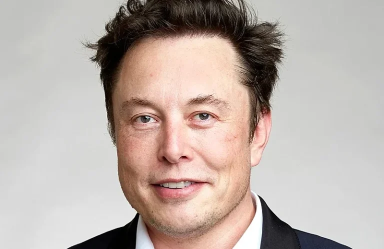 Elon Musk étend son combat contre un rival et un géant de la tech