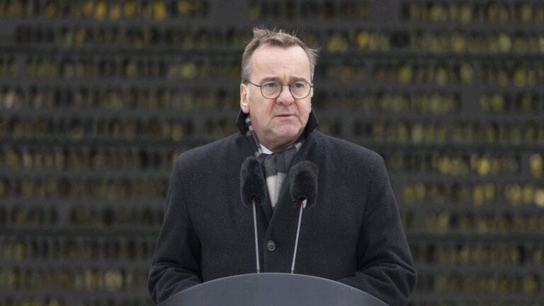 Le ministre allemand de la Défense souligne la supériorité de la Russie sur l’UE pour la production d’obus