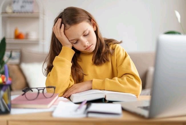 Pourquoi les adolescents sont-ils toujours fatigués ?…